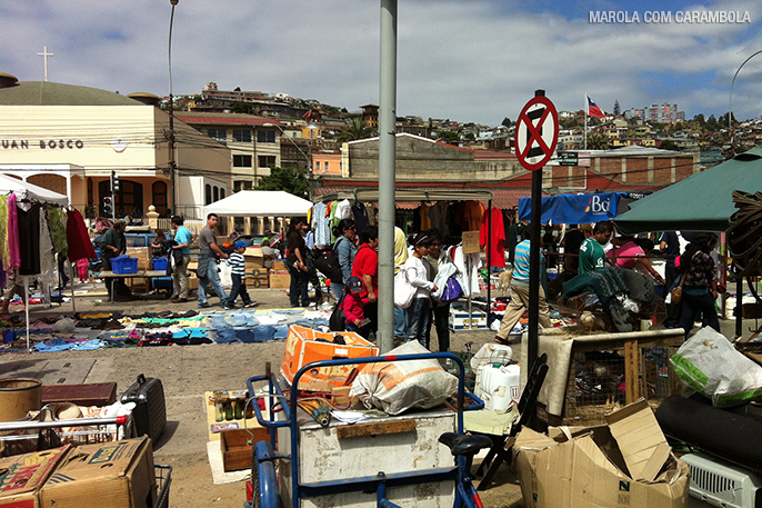 Muitos ambulantes pelas ruas de Valparaíso